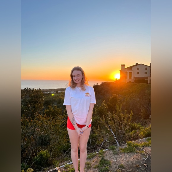 MEET YOUR POSHER, Keagan - Picture 2 of 5